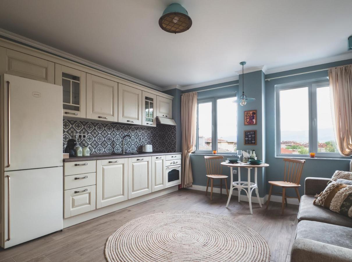 Stylish 1Bd - Free Private Garage Apartment Plovdiv Bagian luar foto