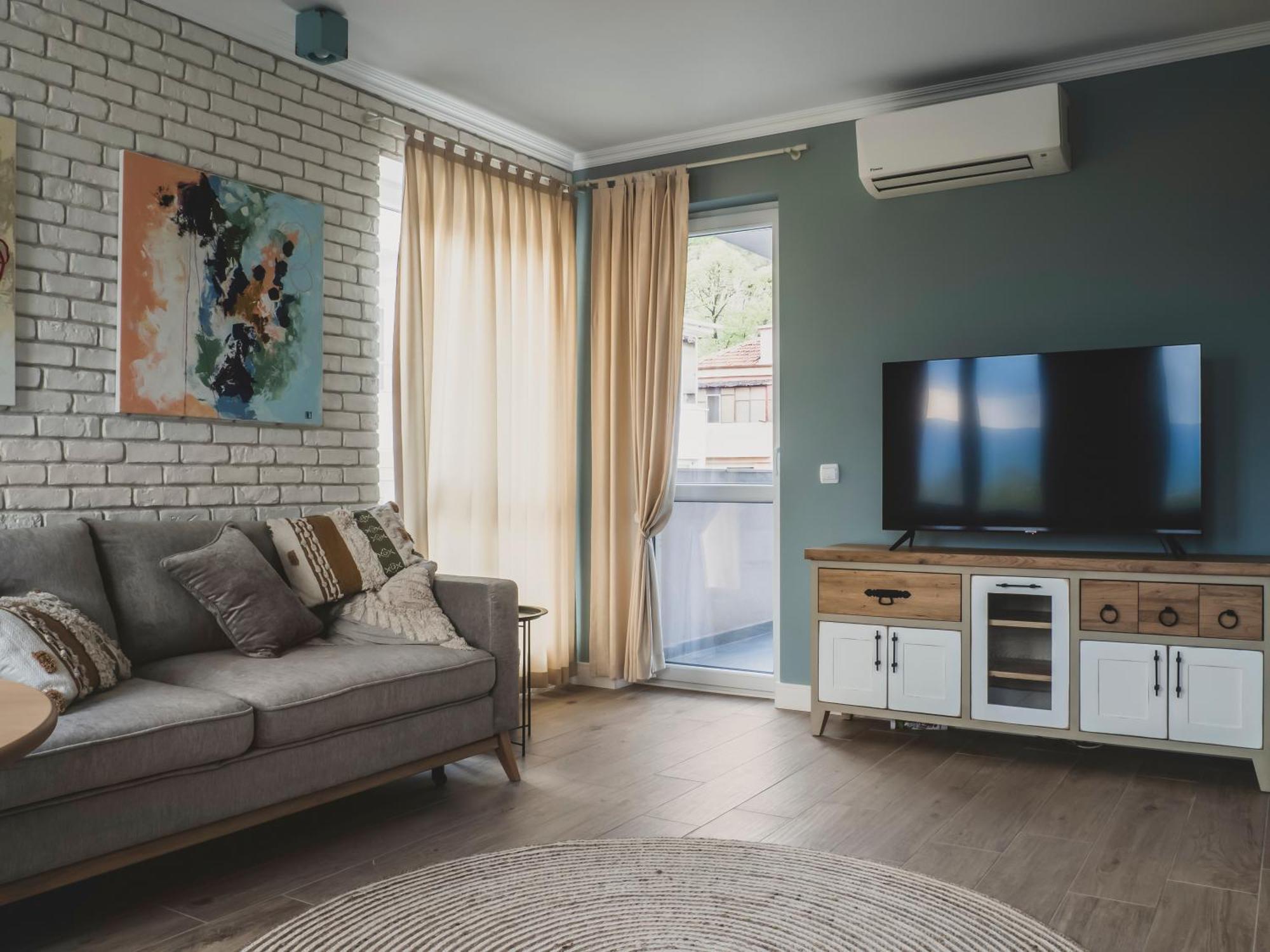 Stylish 1Bd - Free Private Garage Apartment Plovdiv Bagian luar foto